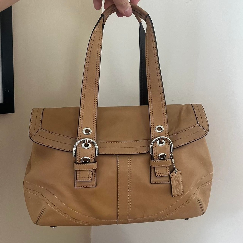 Y2K 2000s Coach Soho Buckle Flap British Tan Shoulder Bag / Handbag